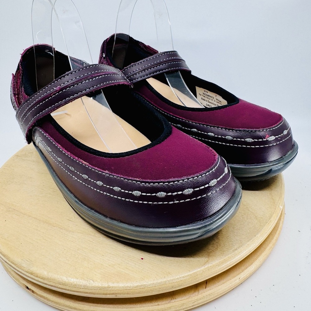 Orthofeet Springfield Womens 7 W Wide Red Comfort Shoes Pain Relief Arch Support